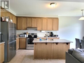 214 Cranesbill Rd in Ottawa, ON - Building Photo - Building Photo