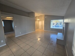 6125 Warm River Rd in Las Vegas, NV - Building Photo - Building Photo