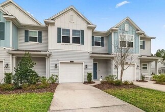 10357 Benson Lake Dr in Jacksonville, FL - Foto de edificio - Building Photo