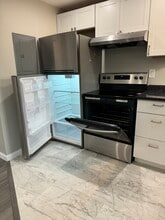 337 King Philip St, Unit 3 in Raynham, MA - Building Photo - Building Photo