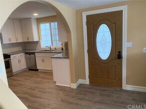 504 12th St-Unit -A in Huntington Beach, CA - Building Photo - Building Photo