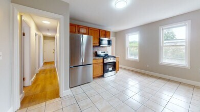 214 Fellsway W in Medford, MA - Building Photo - Building Photo