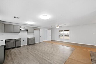3171 Roe Dr in Houston, TX - Building Photo - Building Photo