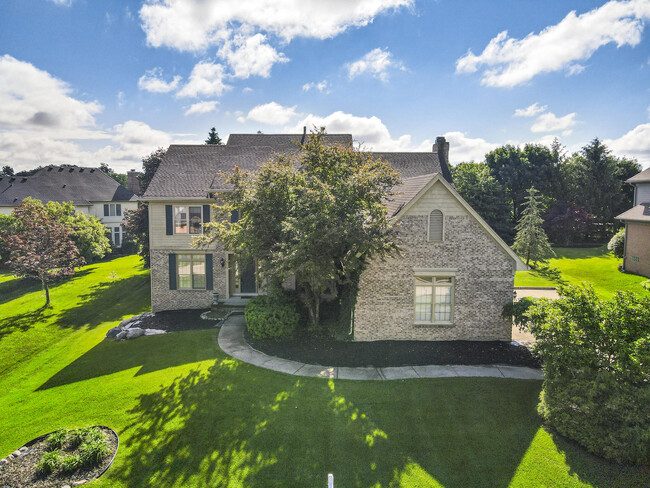 property at 17733 Rolling Woods Cir