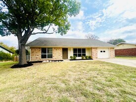 527 N Avenue Y in Clifton, TX - Building Photo