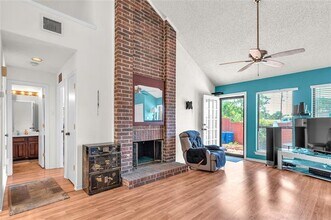 2135 Rose Cliff Ln in Carrollton, TX - Building Photo - Building Photo