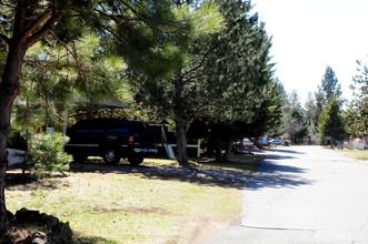 Country Sunset Mobile Home Park in Bend, OR - Building Photo - Building Photo