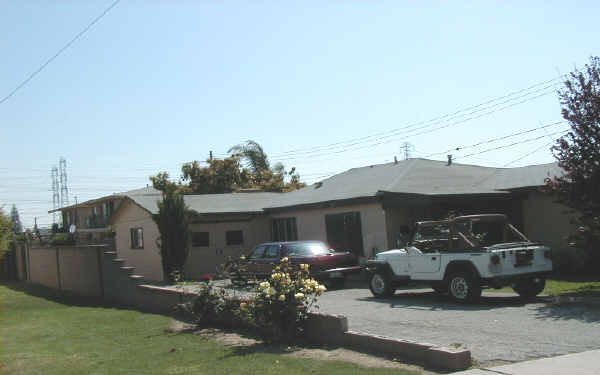 9314 Cedar in Bellflower, CA - Building Photo