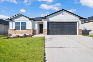 121 Maybelline Rd in Jarrell, TX - Building Photo