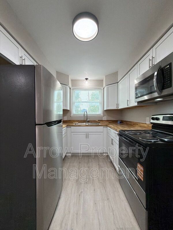 property at 704 N 26th St