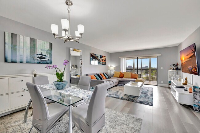 property at 2200 S Cypress Bend Dr