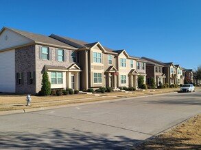 3080 Peyton Brook Dr in Fort Worth, TX - Building Photo - Building Photo