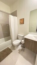 8005 NW 104th Ave in Doral, FL - Building Photo - Building Photo