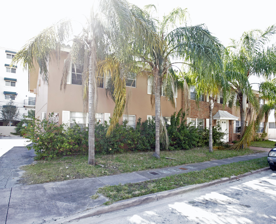 340 Madeira Ave in Coral Gables, FL - Foto de edificio