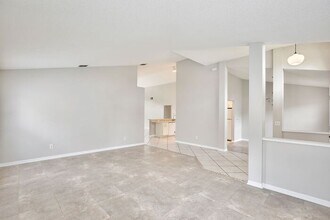 1933 Gamboge Dr in Orlando, FL - Building Photo - Building Photo