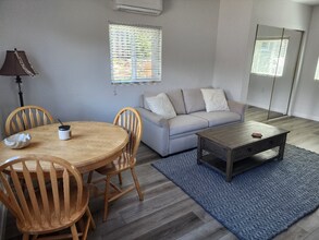 1112 N Ontare Rd in Santa Barbara, CA - Building Photo - Building Photo