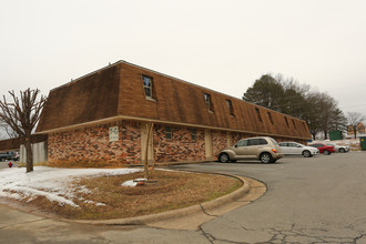 Crestview Apartments in Jacksonville, AR - Building Photo - Building Photo