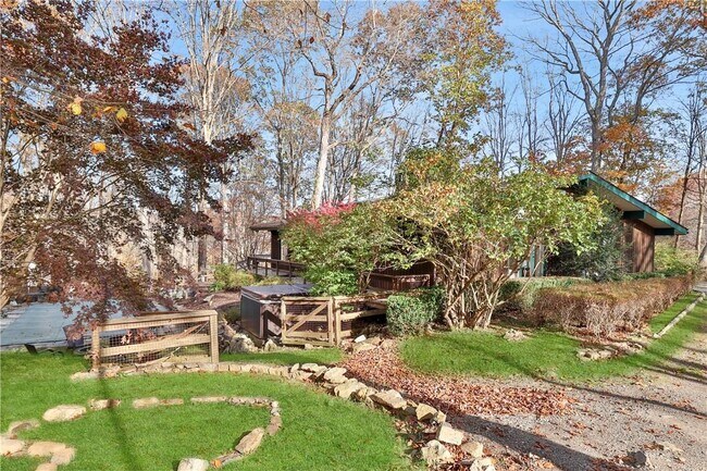 4 Dogwood Ln in Pound Ridge, NY - Building Photo - Building Photo