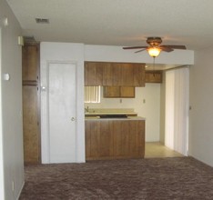 16154 Tawney Ridge Ln in Victorville, CA - Building Photo - Building Photo