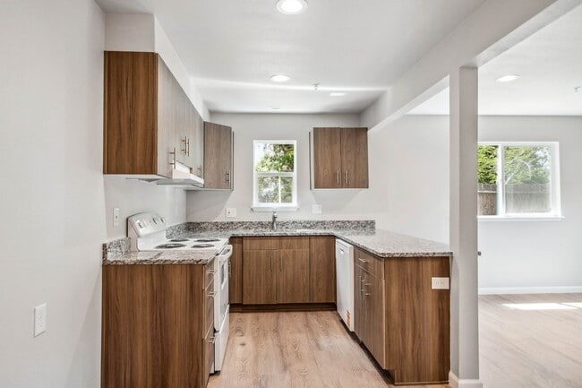 628 Hartnell Ave in Redding, CA - Building Photo - Building Photo