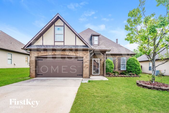 1050 Little Sorrel Dr in Calera, AL - Building Photo
