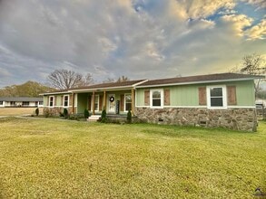 2800 S Estates Rd in Macon, GA - Building Photo - Building Photo