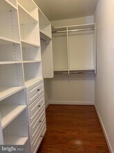 4151 S Four Mile Run Dr-Unit -404 in Arlington, VA - Foto de edificio - Building Photo