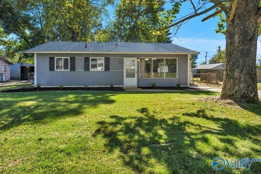 1702 Wakefield Dr NE in Huntsville, AL - Building Photo