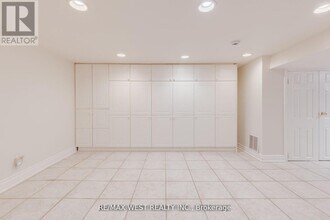 606 Conacher Dr in Toronto, ON - Building Photo - Building Photo