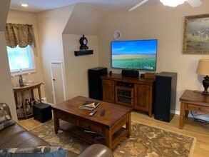 266 Mahopac Ave in Yorktown Heights, NY - Building Photo - Building Photo