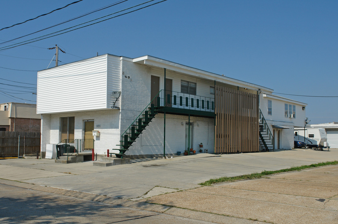 3029 Edenborn Ave in Metairie, LA - Building Photo