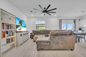 1772 SE 8th Terrace in Florida City, FL - Building Photo - Building Photo