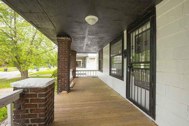15409 Grovewood Ave in Cleveland, OH - Building Photo - Building Photo