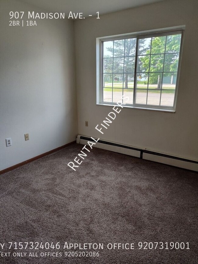 907 Madison Ave in Marinette, WI - Building Photo - Building Photo