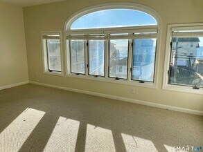 283 Cosey Beach Ave in East Haven, CT - Building Photo - Building Photo