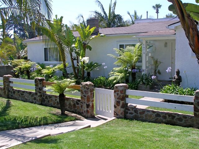 1073-1075 Agate St in San Diego, CA - Building Photo - Building Photo