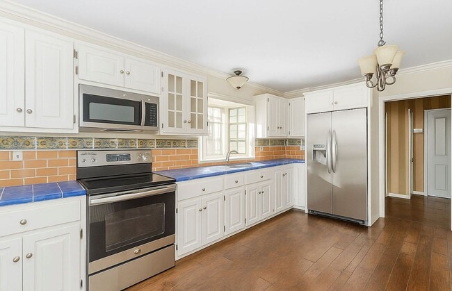 property at 1254 Edinboro Rd