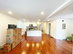 2 Auburn Ave, Unit 2 in Somerville, MA - Building Photo - Building Photo