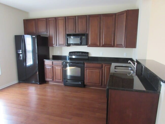 475 Albemarle Ct in Sumter, SC - Building Photo - Building Photo