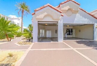 2460 Monarch Bay in Las Vegas, NV - Building Photo - Building Photo