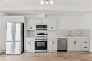 55 Lucas Way NW in Calgary, AB - Building Photo