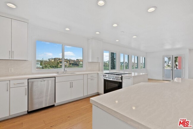 29 Lighthouse St in Marina Del Rey, CA - Building Photo - Building Photo