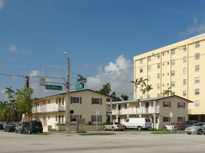 5200 Hollywood Blvd in Hollywood, FL - Building Photo - Building Photo