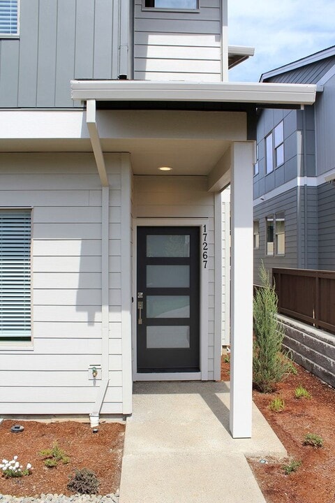 17267 SE Cuyahoga Way in Happy Valley, OR - Building Photo