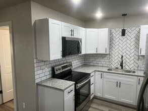 2162 Airport Rd in Hot Springs, AR - Building Photo - Building Photo