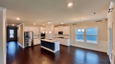 178 Redcroft Dr in Greer, SC - Foto de edificio - Building Photo