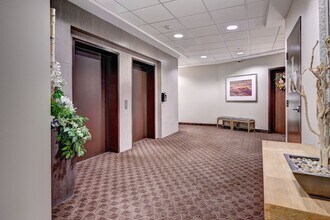5 Douglas St in Guelph, ON - Building Photo - Building Photo