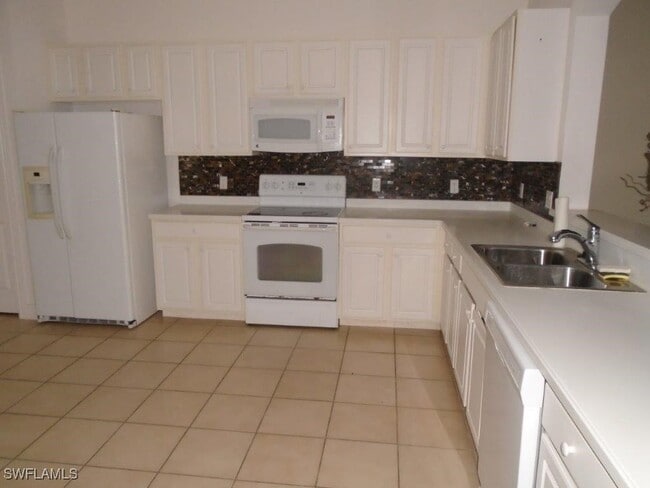 9058 Water Tupelo Rd in Ft. Myers, FL - Building Photo - Building Photo