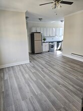 3825 N Greenview Ave, Unit 3817.5-2E in Chicago, IL - Building Photo - Building Photo