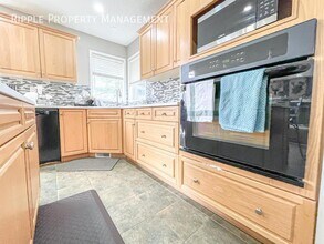 163 Westpoint Gardens SW in Calgary, AB - Building Photo - Building Photo